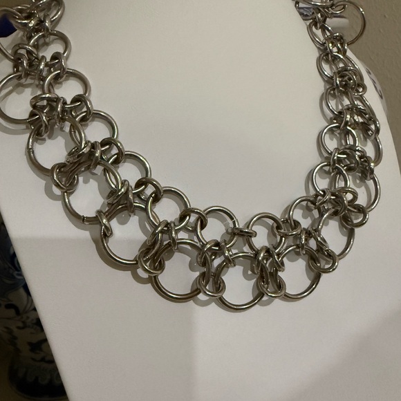 Cato Silver Toned Chunky Interlocking Circle Statement Necklace - Picture 3 of 4